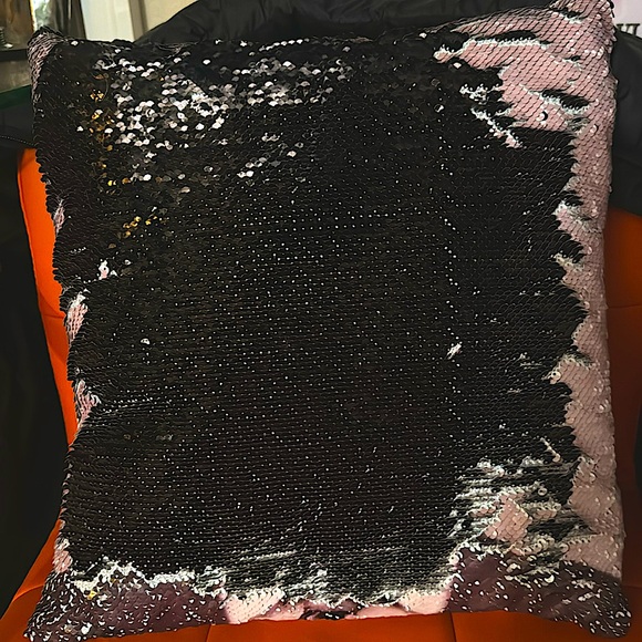 🎁DWIGHT SHRUTE reversible sequin pillow case - Picture 2 of 2